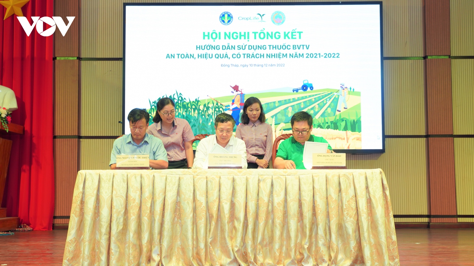 Sử dụng thuốc bảo vệ thực vật có trách nhiệm: Hài hòa lợi ích giữa các bên