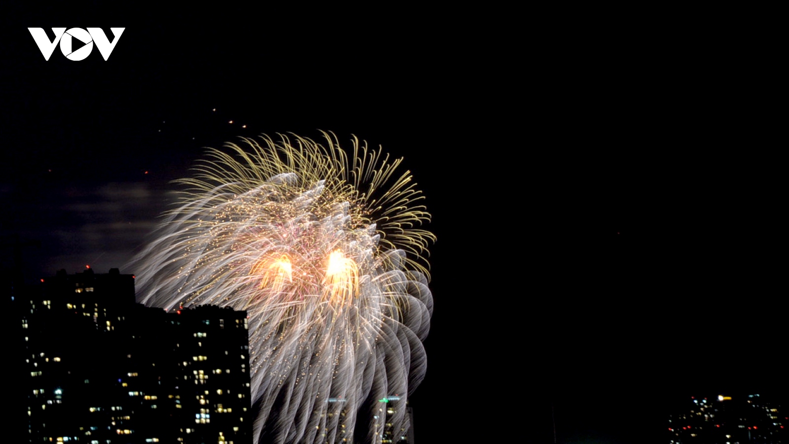 TP.HCM cấm xe nhiều tuyến đường vào đêm 31/12 để phục vụ bắn pháo hoa