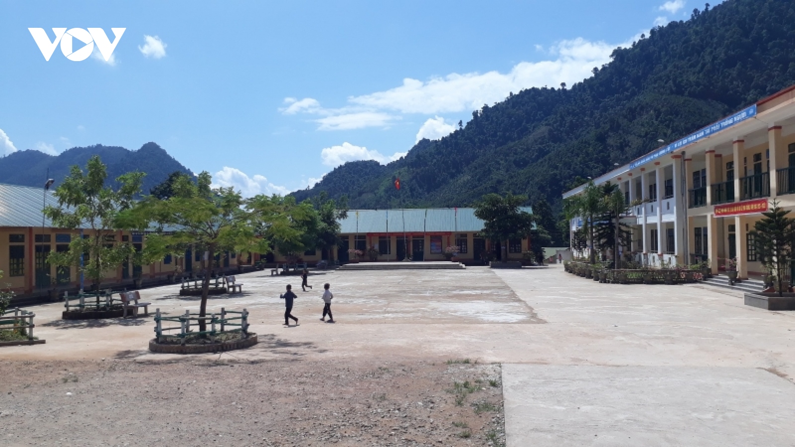 Tăng cường chống rét cho học sinh vùng cao Yên Bái