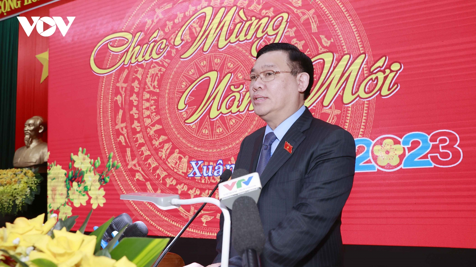 Chủ tịch Quốc hội: Quảng Bình cần quan tâm đến trục hành lang Đông-Tây để phát triển