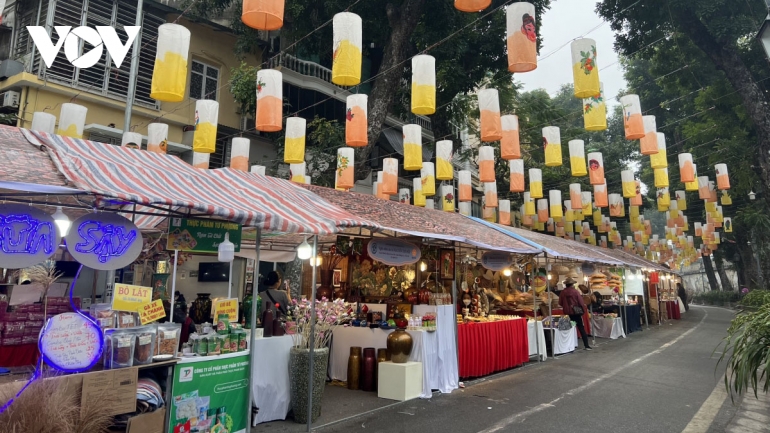 Traditional customs re-launched in Hanoi ahead of Tet