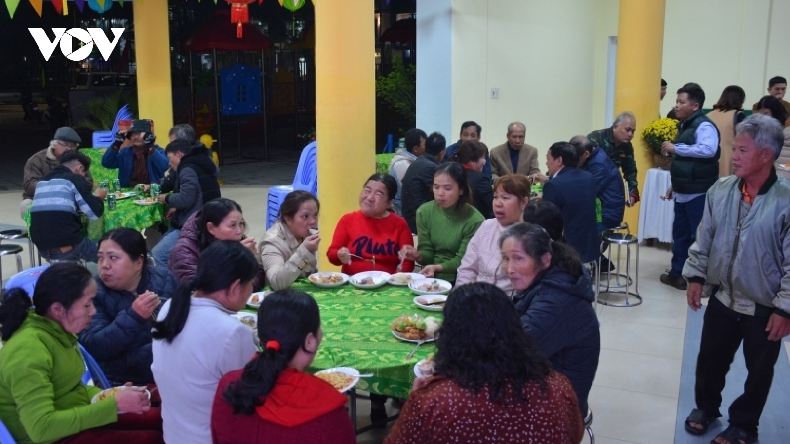 Đêm giao thừa, lãnh đạo tỉnh Thừa Thiên Huế gặp mặt bà con di dời khỏi kinh thành