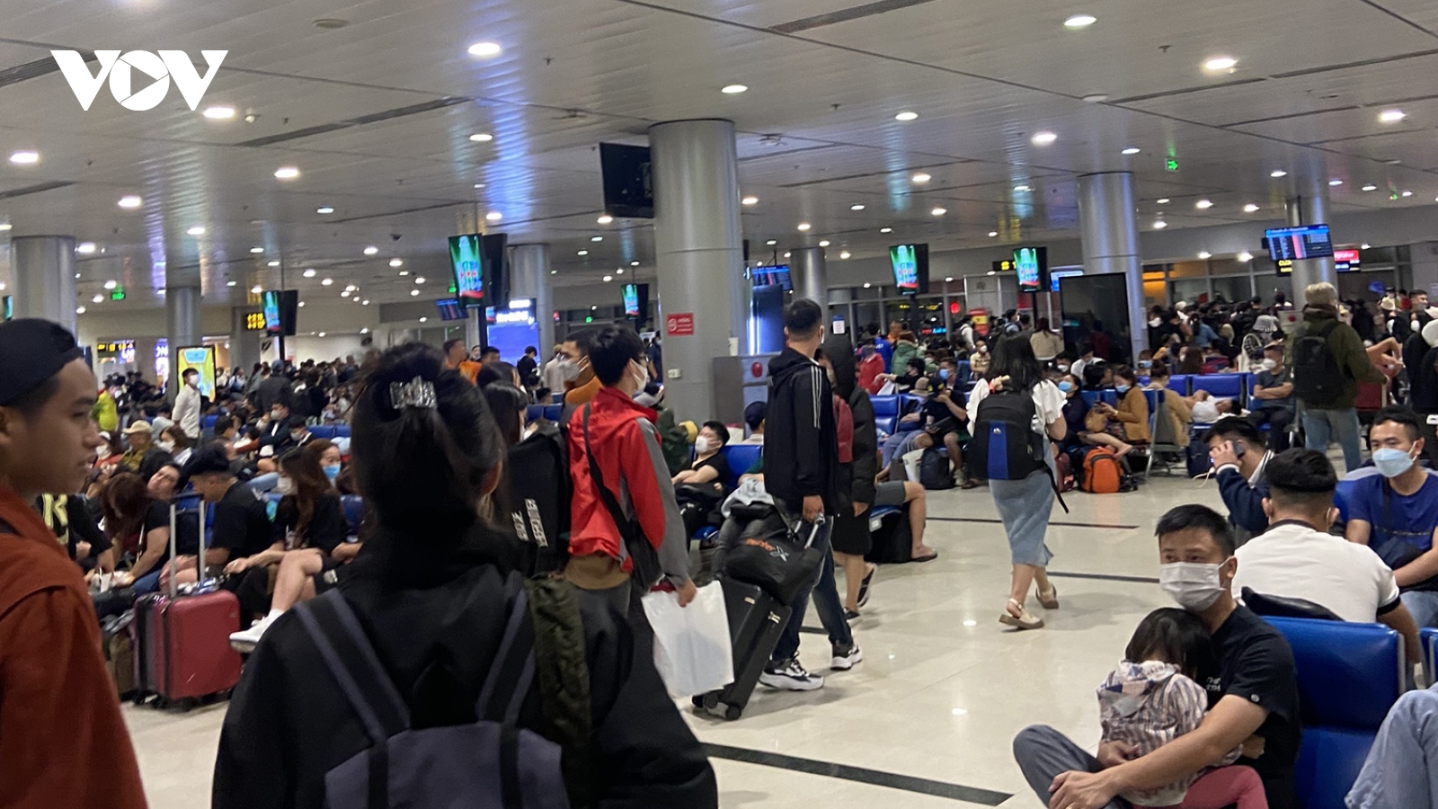 Thời tiết xấu khiến 15 chuyến bay ở Đà Nẵng phải hoãn hủy, hạ cánh xuống sân bay khác