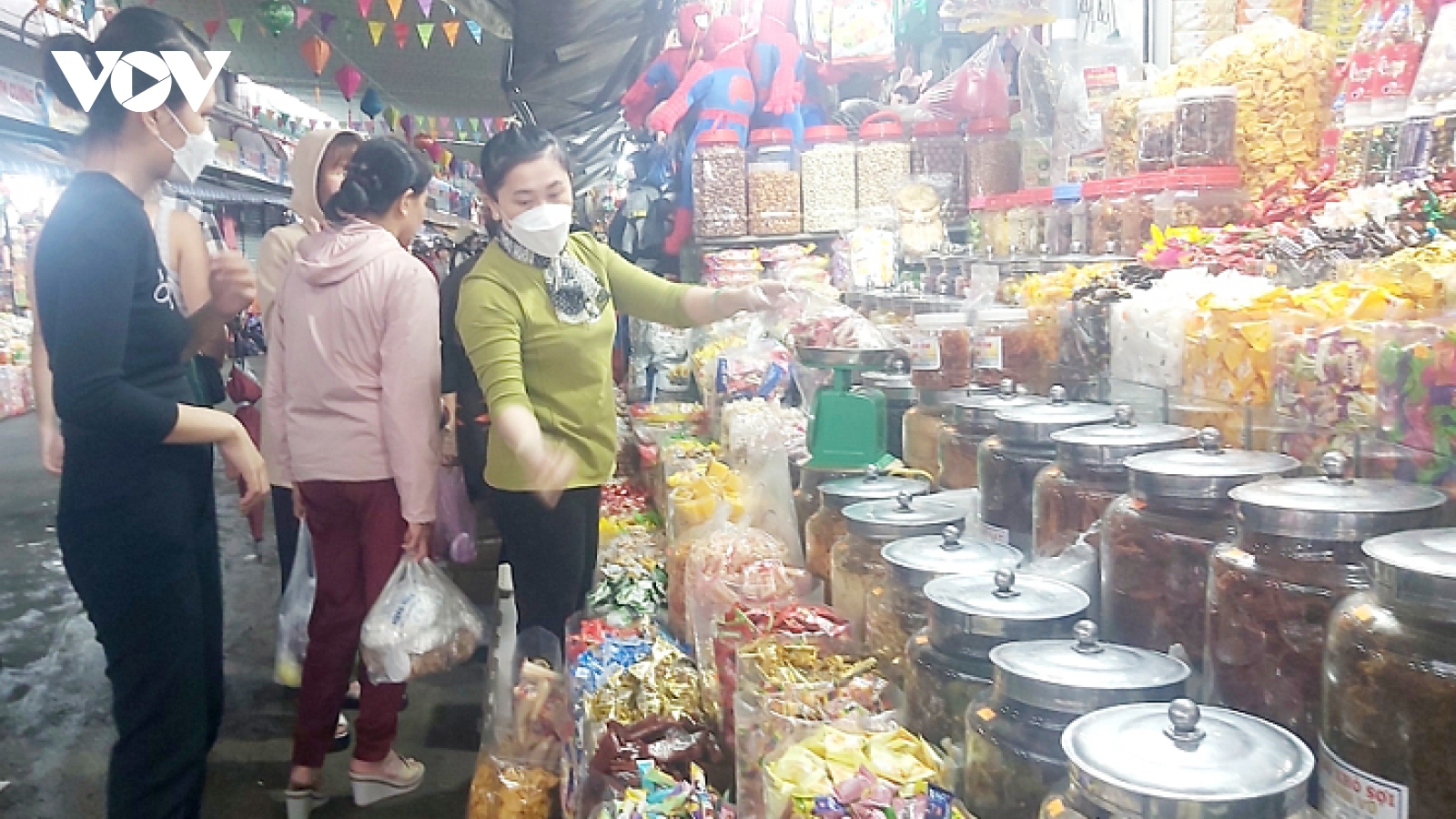 Thị trường hàng hoá Tết sôi động, sức mua tăng