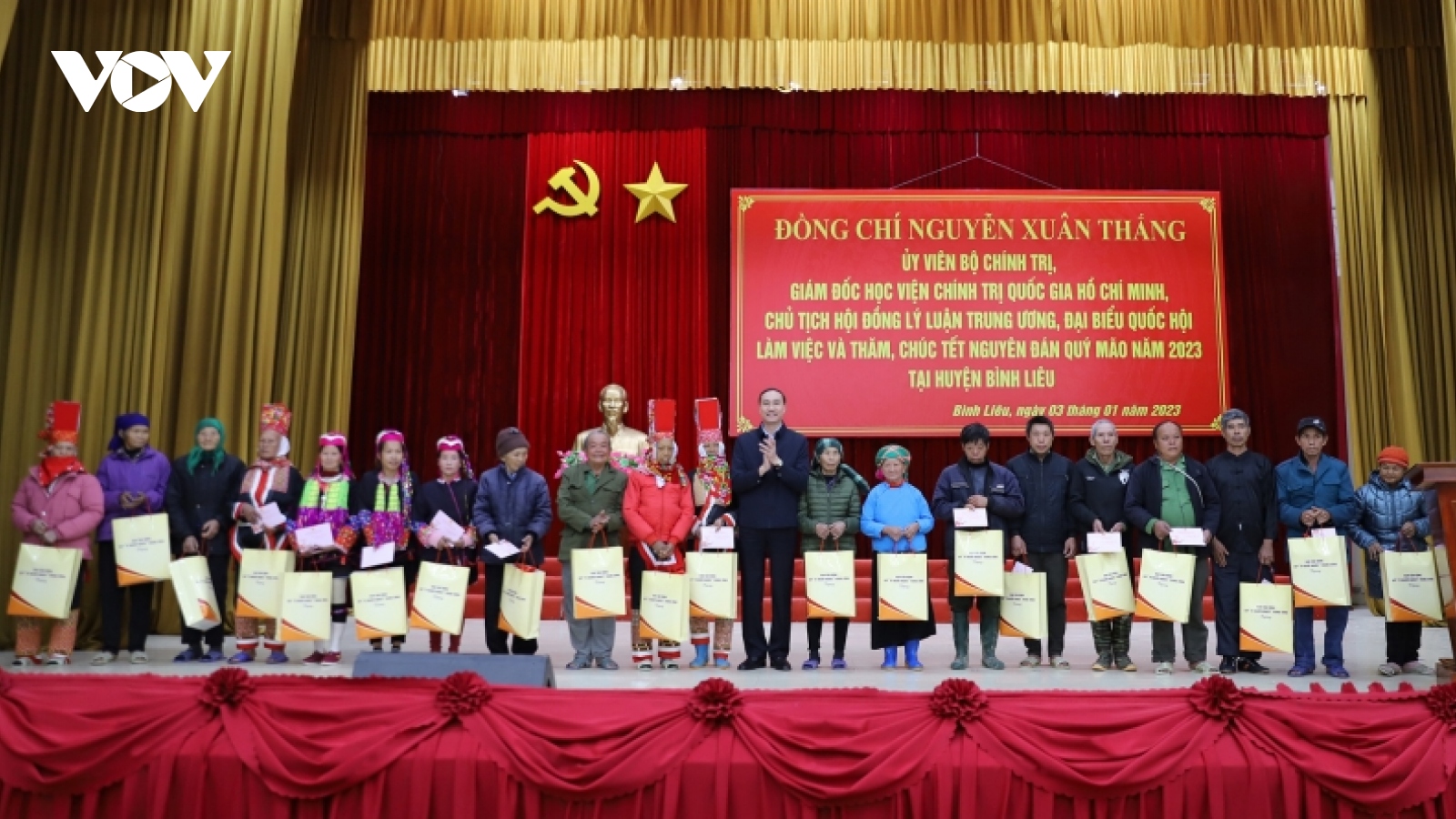 Ông Nguyễn Xuân Thắng thăm, chúc Tết tại huyện biên giới Bình Liêu, Quảng Ninh