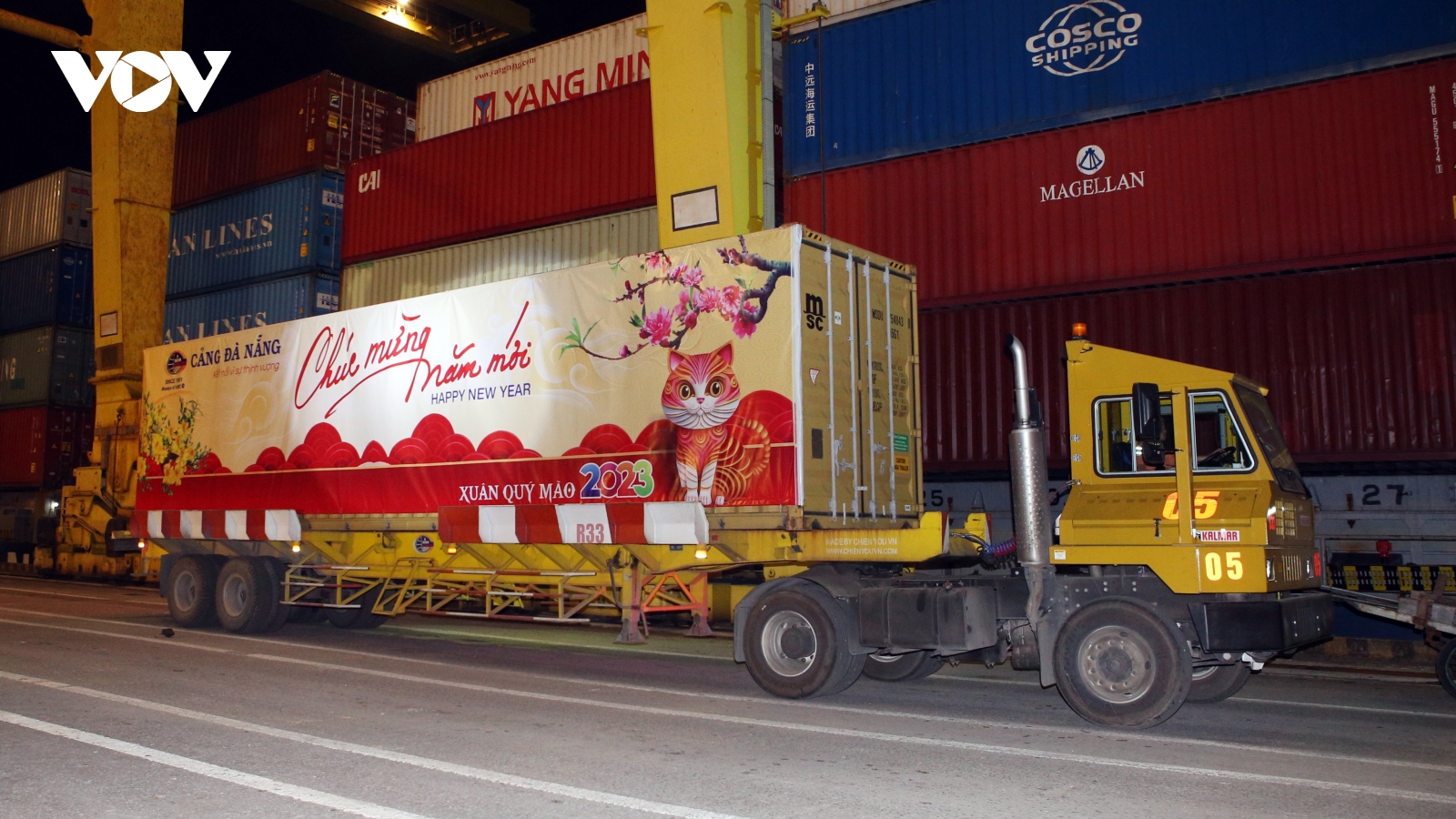 Cảng Đà Nẵng đón tấn hàng đầu tiên năm 2023