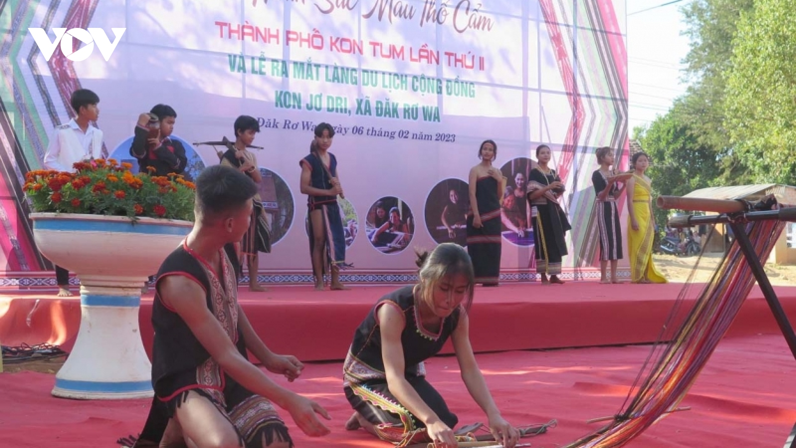 Liên hoan sắc màu thổ cẩm thành phố Kon Tum lần thứ II