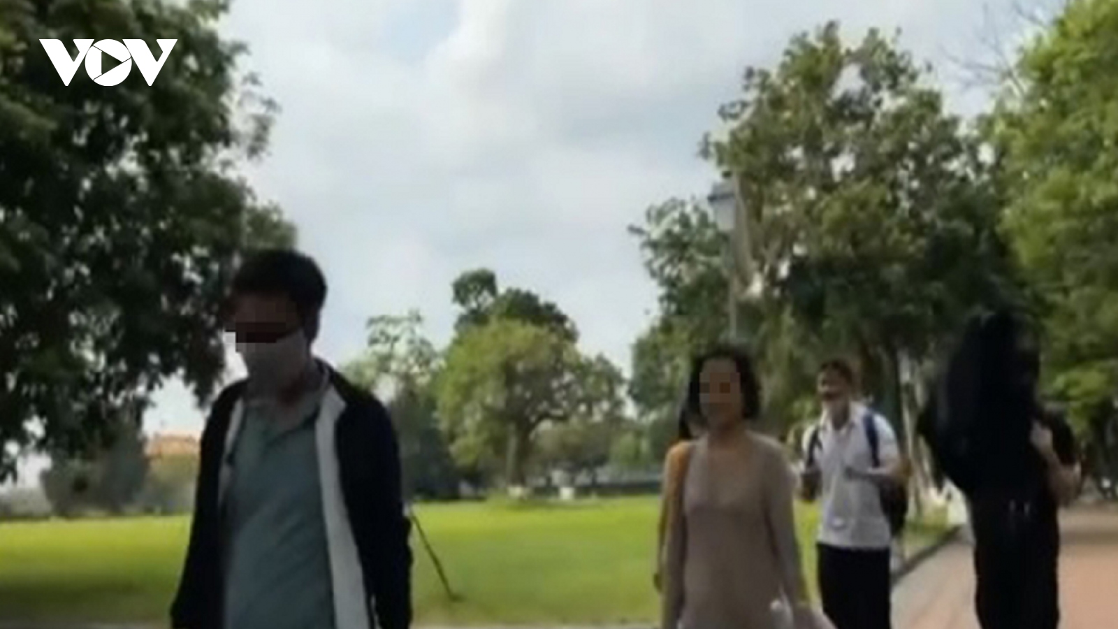 Phát ngôn không đúng về phi tần nhà Nguyễn - Sẽ thu hồi thẻ hướng dẫn viên