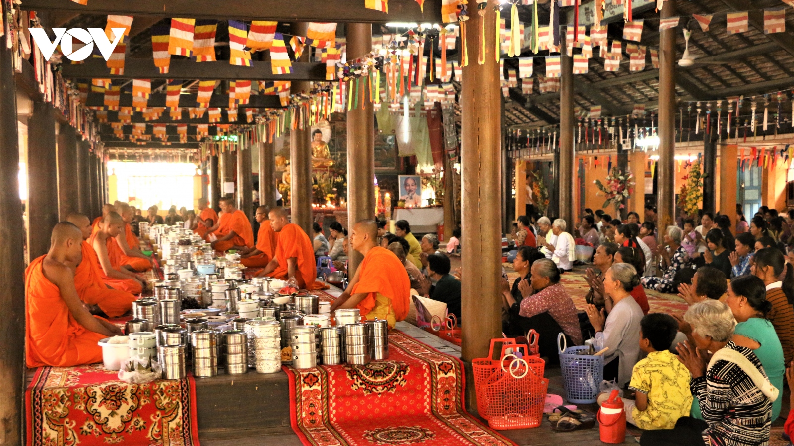 Rộn ràng phum sóc mừng tết cổ truyền Chôl Chnăm Thmây