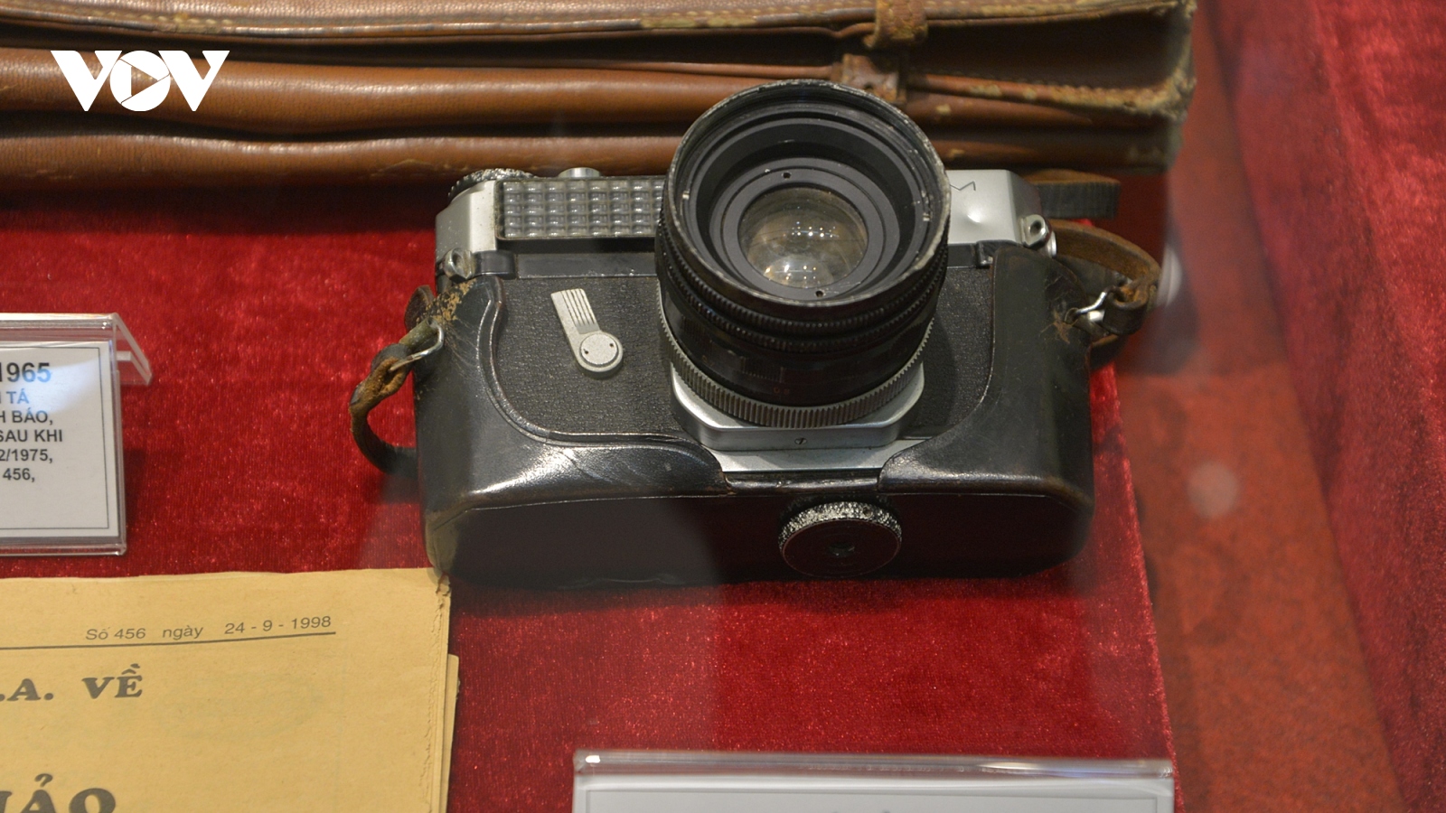 Một số hiện vật và tư liệu quý tại Bảo tàng Tình báo quốc phòng Việt Nam