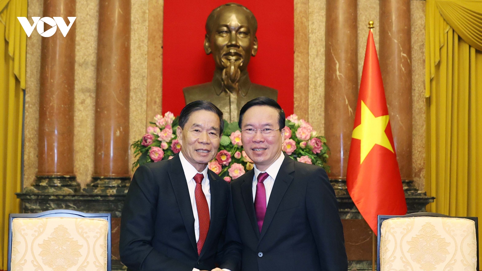 Chủ tịch nước tiếp Đoàn đại biểu Trung ương Mặt trận Lào xây dựng đất nước