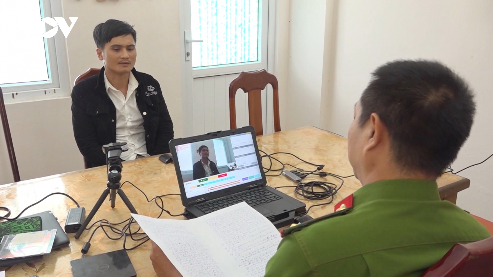 Bắt 2 đối tượng mua bán, vận chuyển trái phép 5 bánh heroin