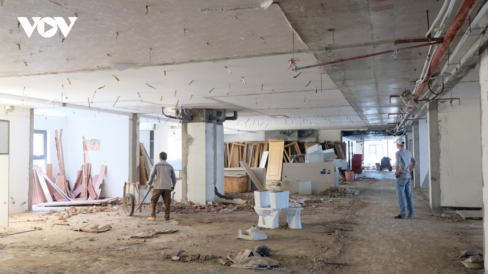 Cận cảnh tháo dỡ 78 căn hộ chung cư sai phép của Dự án Tổ hợp khách sạn Mường Thanh