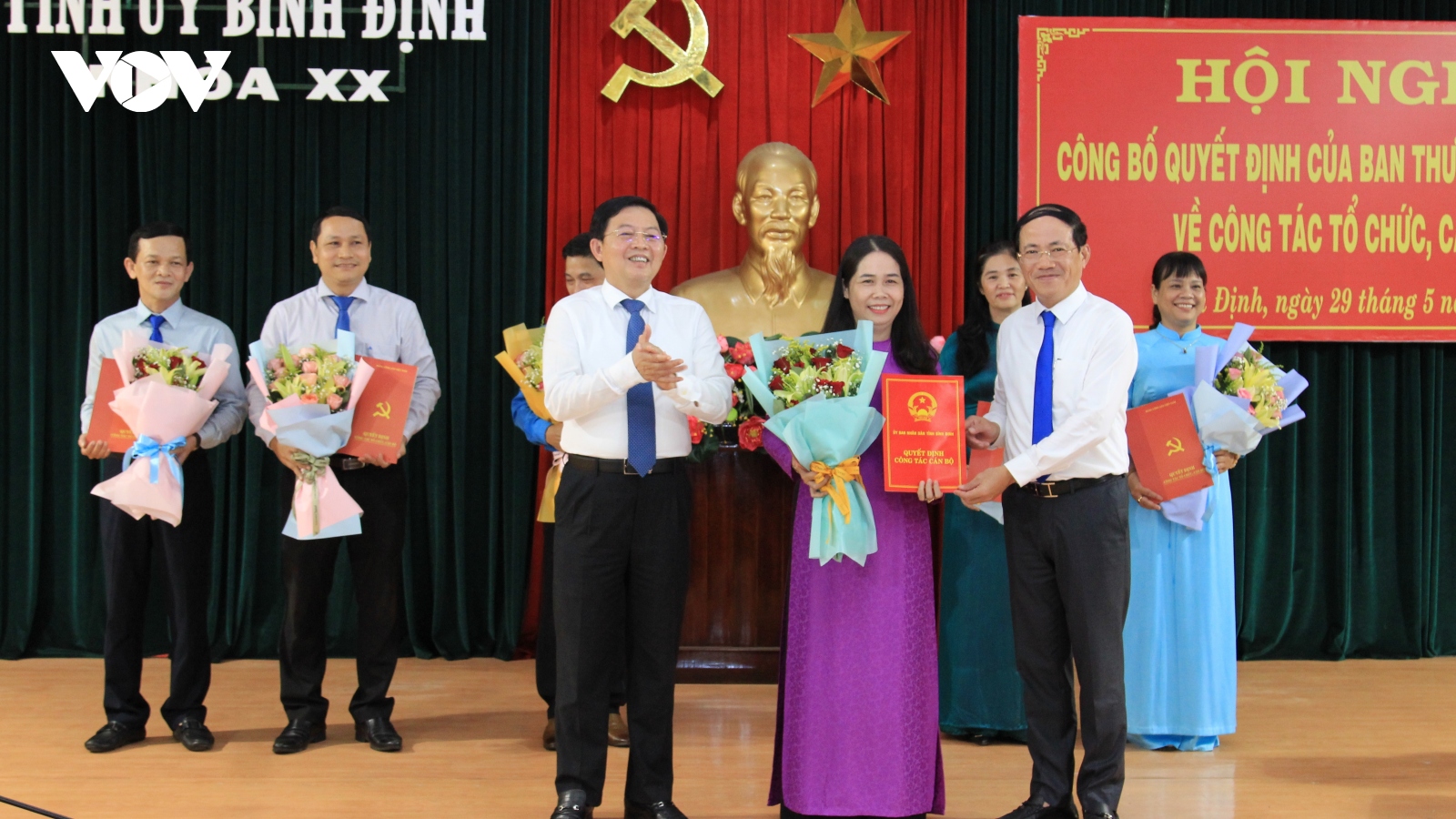 Bình Định luân chuyển, điều động nhiều cán bộ