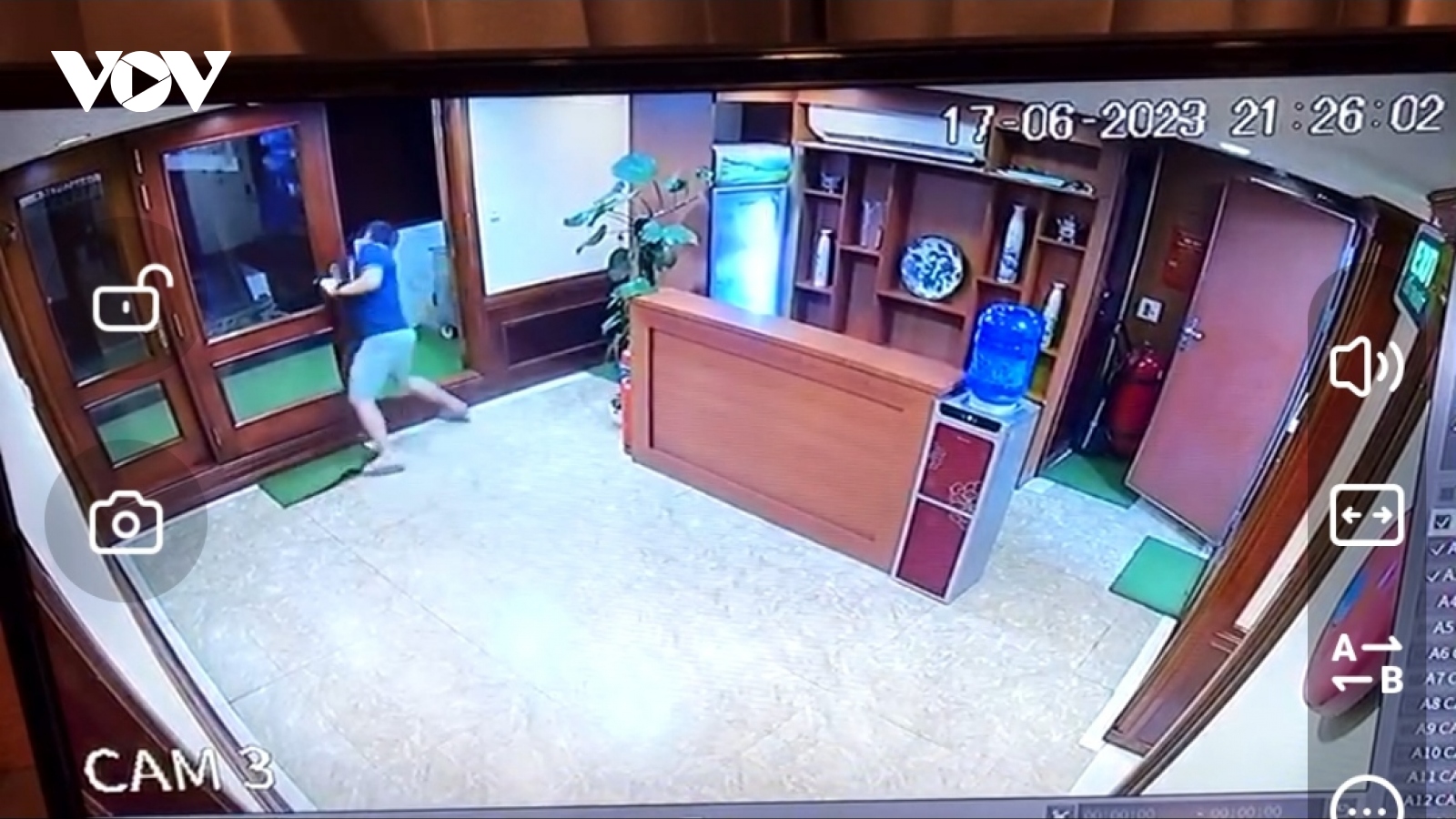 Du khách rơi xuống biển tử vong, nghi ngờ do bị say thuốc lào