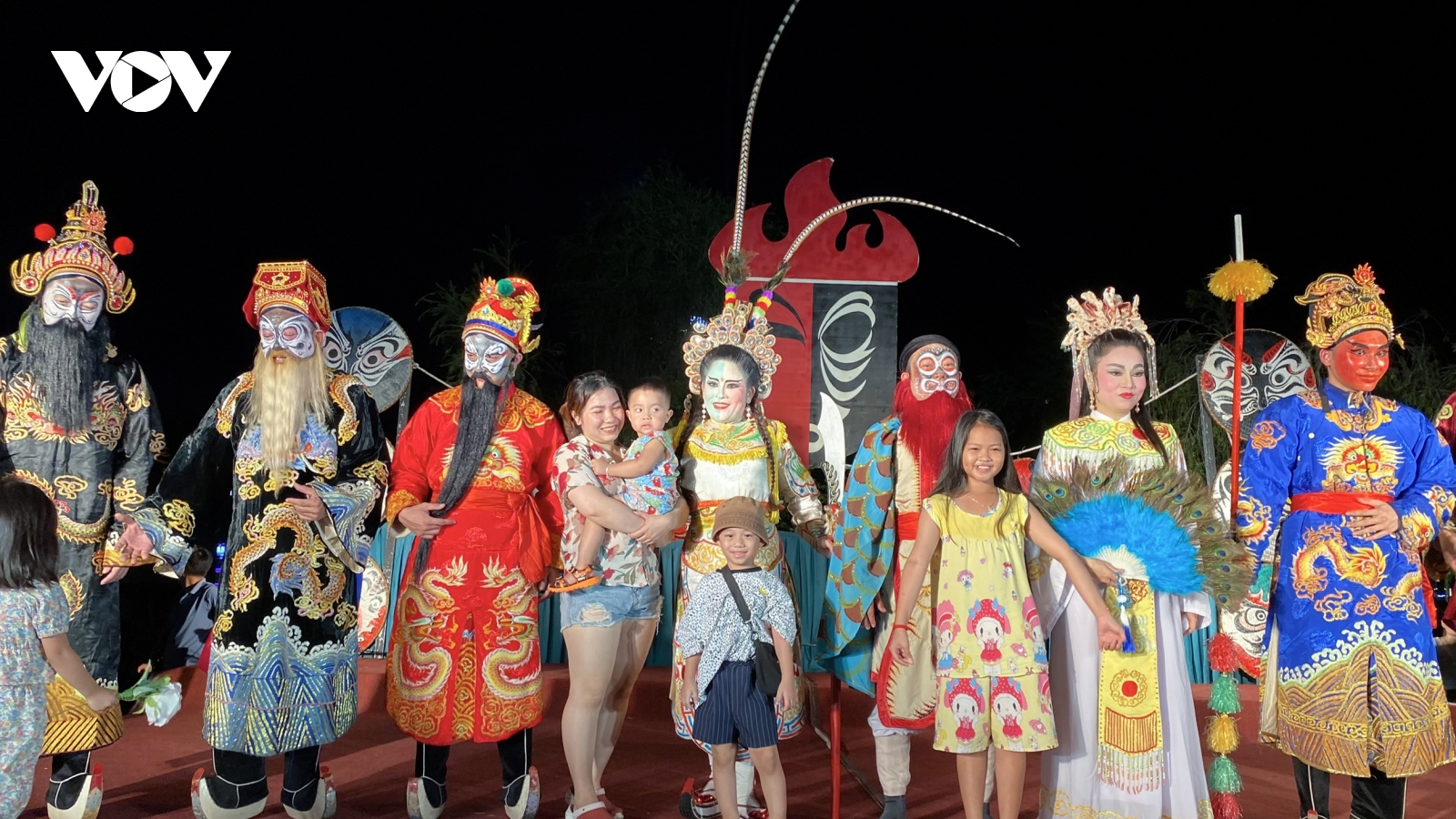 Háo hức đón đợi những vở tuồng bên bờ sông Hàn, Đà Nẵng