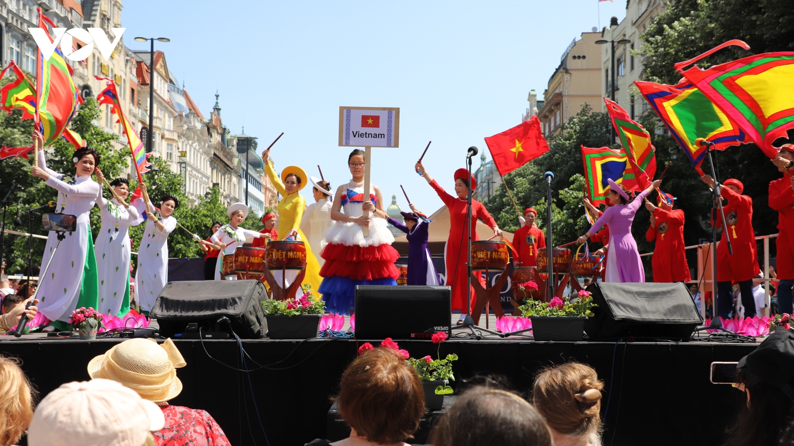 Cộng đồng người Việt hội nhập ngày càng sâu rộng vào xã hội CH Séc