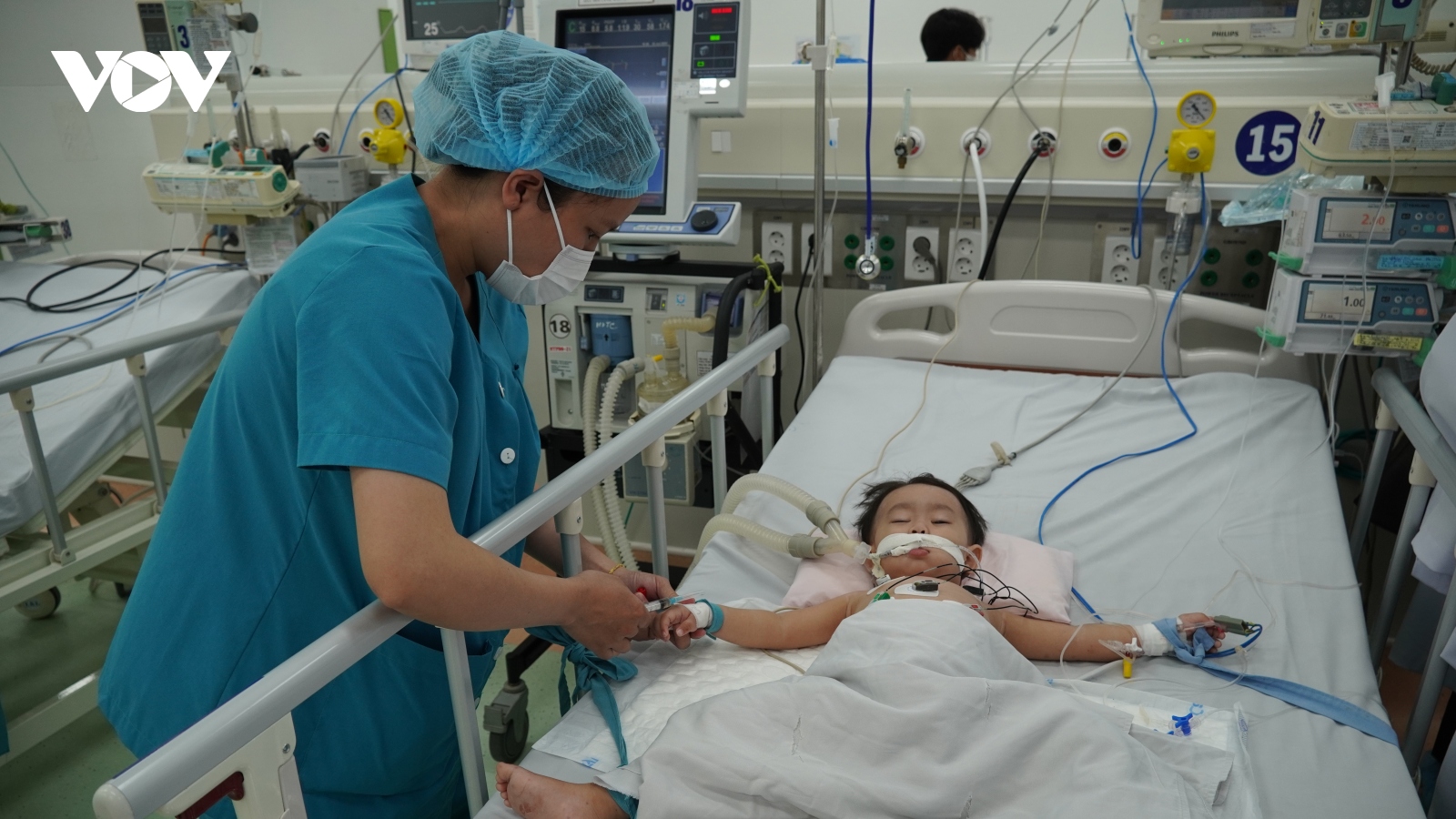 Dịch tay chân miệng “chồng" dịch sốt xuất huyết ở TP.HCM