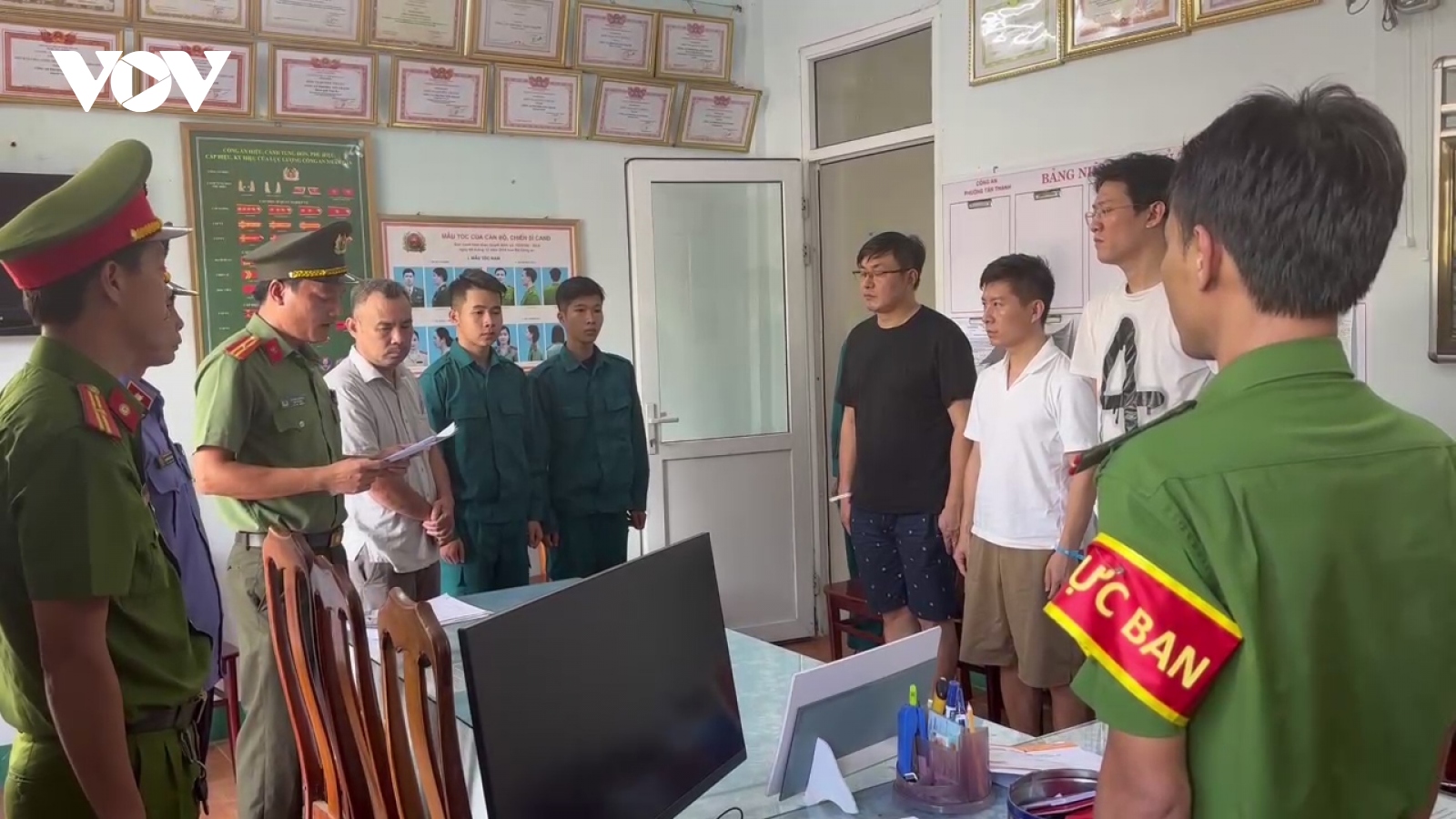 Triệt phá đường dây cho vay nặng lãi online lớn nhất cả nước