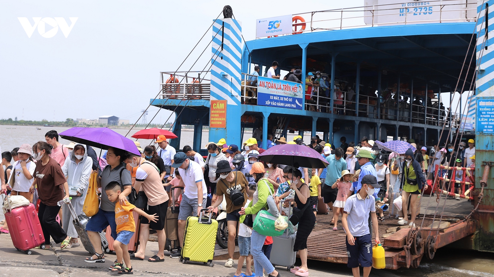 Hỗ trợ du khách từ Cát Bà về đất liền, đảm bảo an toàn tại các khu du lịch