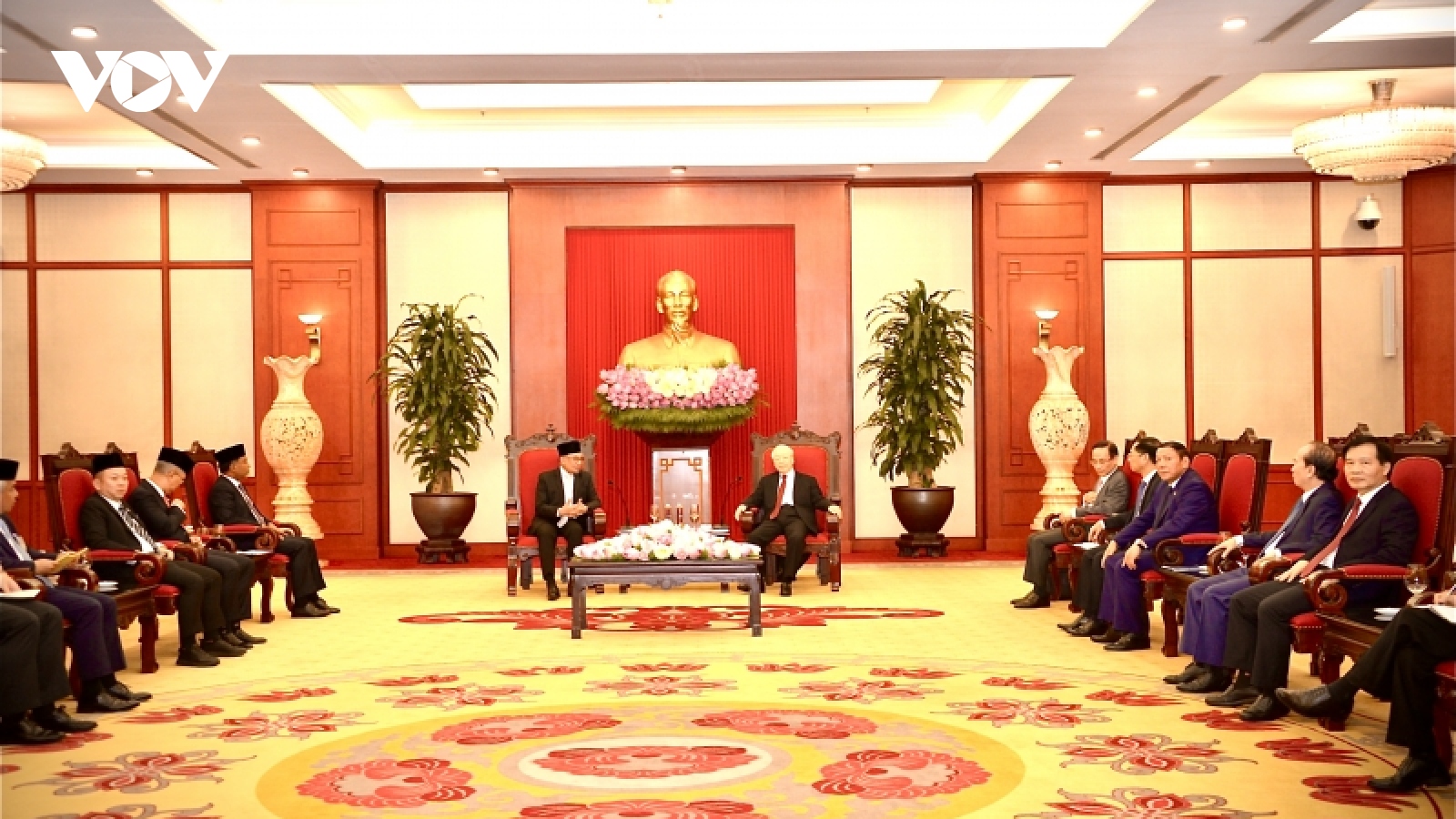 Tổng Bí thư Nguyễn Phú Trọng tiếp Thủ tướng Malaysia Anwar Ibrahim