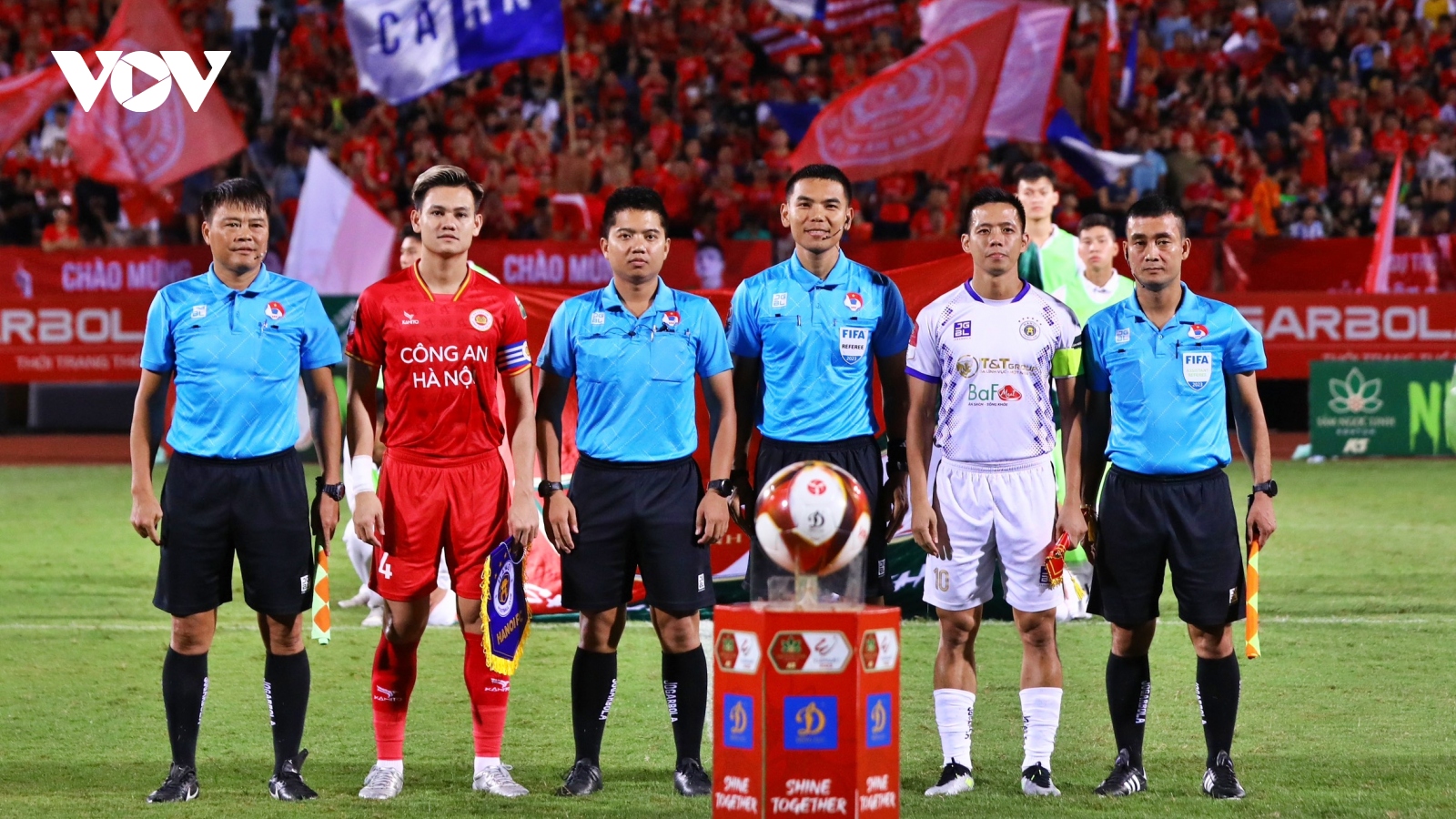 Hình ảnh “kém vui” ở Hàng Đẫy trong ngày CLB CAHN thắng 2-1 Hà Nội FC