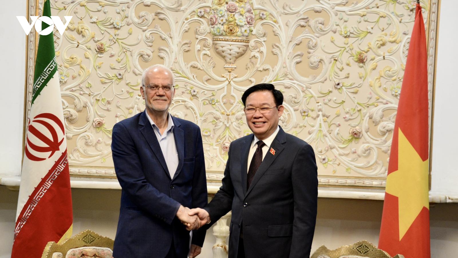 Chủ tịch Quốc hội Vương Đình Huệ tiếp Chủ tịch Hội hữu nghị Iran - Việt Nam