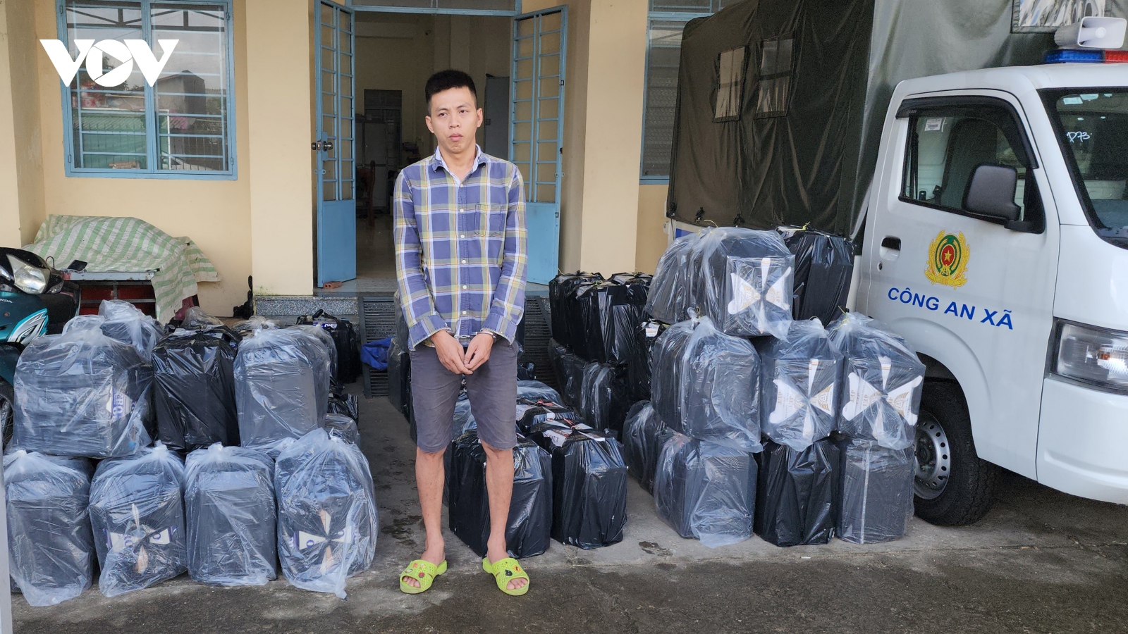 Bắt quả tang đối tượng vận chuyển hàng cấm tại Kiên Giang