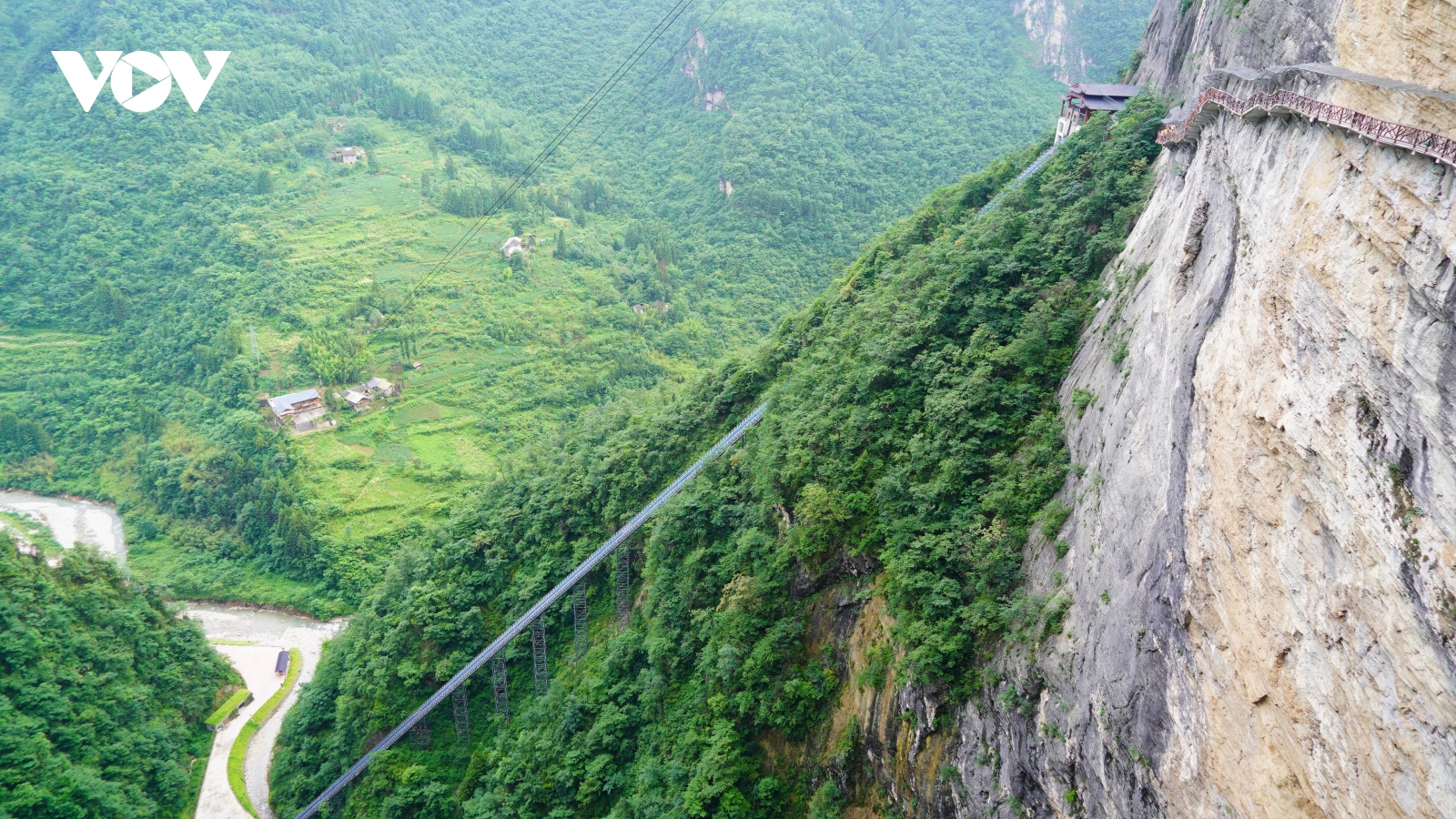 Khám phá Lộc Viện Bình - vùng đất cuối cùng không có đường cái vào ở Trung Quốc