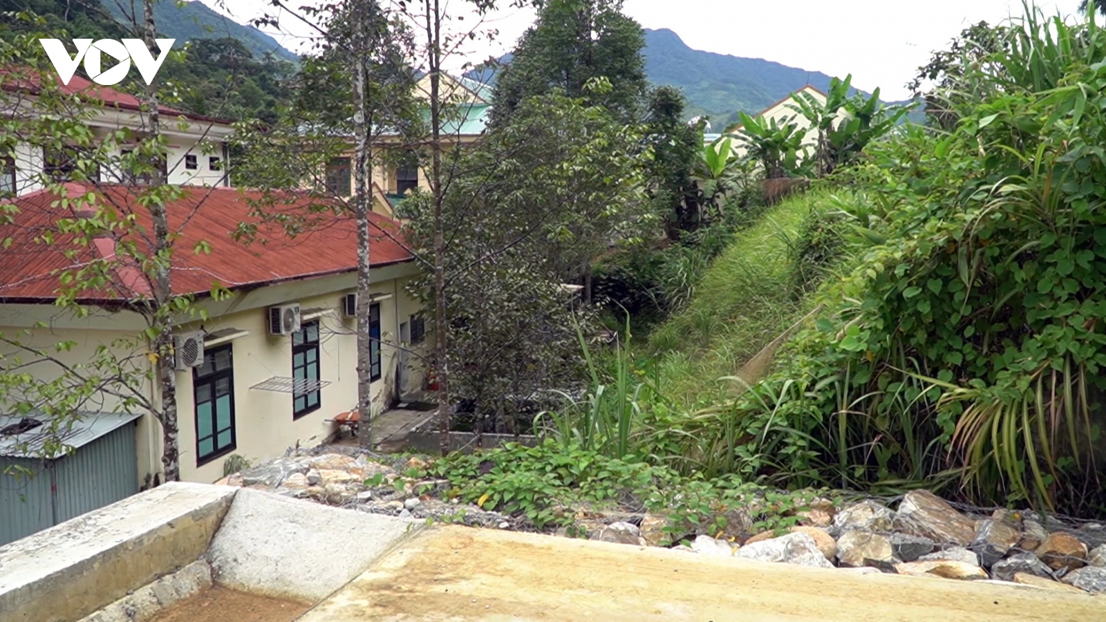 Báo động tình trạng sạt lở tại trung tâm hành chính huyện miền núi Quảng Nam