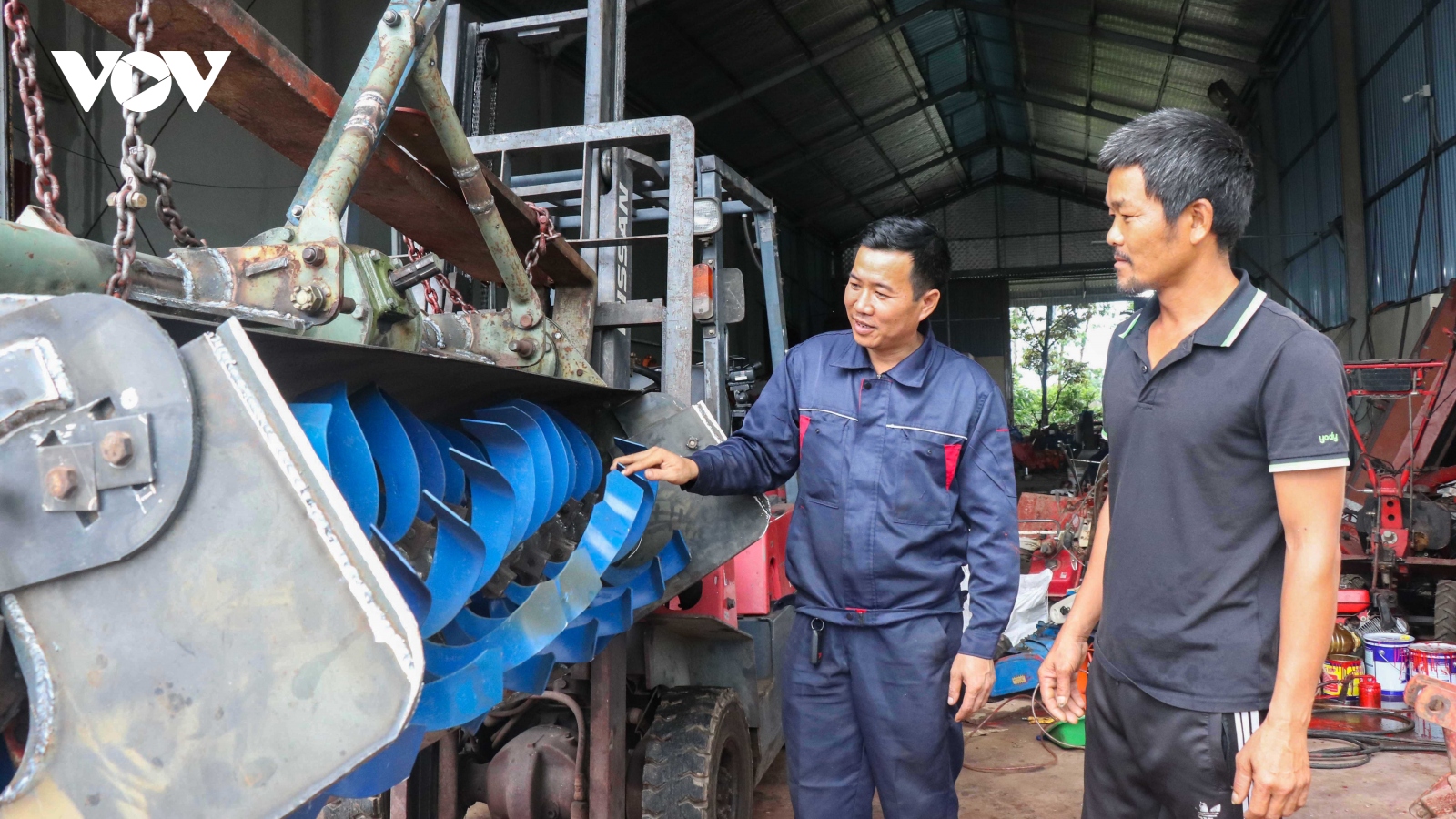 Nhà sáng chế “chân đất” khởi nghiệp từ chế máy móc phục vụ nông nghiệp