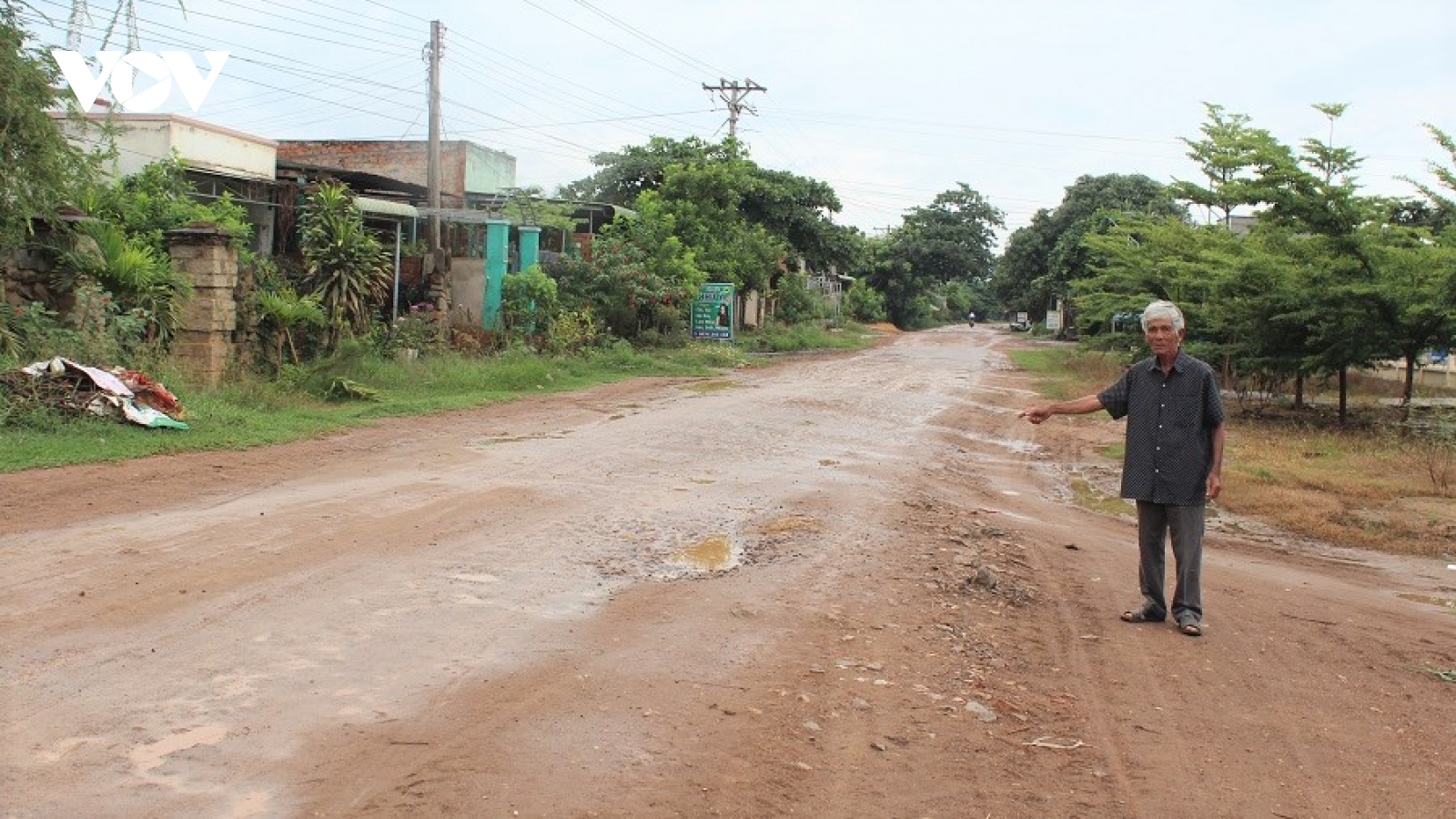 Tuyến đường trung tâm xã Bình An ở Bình Thuận xuống cấp, dân bức xúc