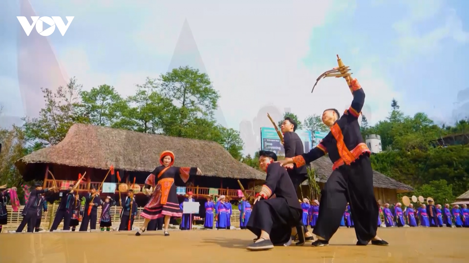 Sa Pa lấy văn hóa bản địa phát triển du lịch