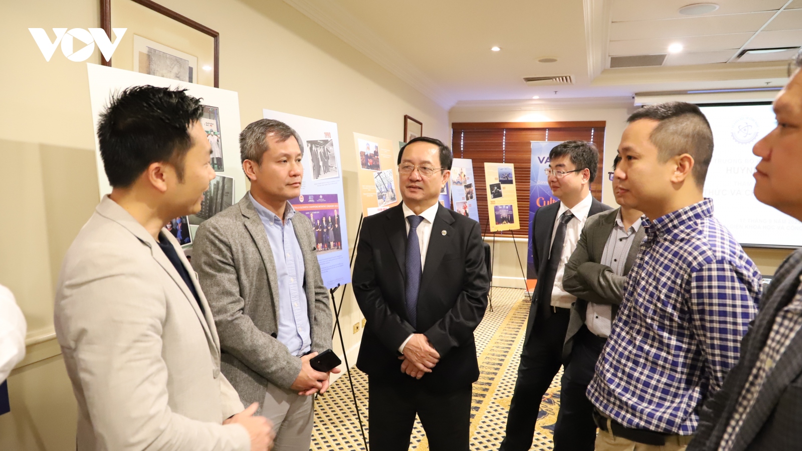 Bộ trưởng KHCN gặp mặt Hội Trí thức và Chuyên gia Việt Nam tại Australia