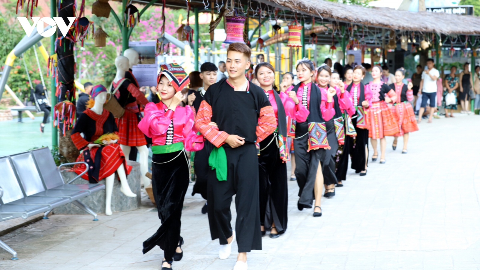 “Điểm đến thiên nhiên hàng đầu thế giới” thu hơn 123 tỷ đồng dịp nghỉ lễ