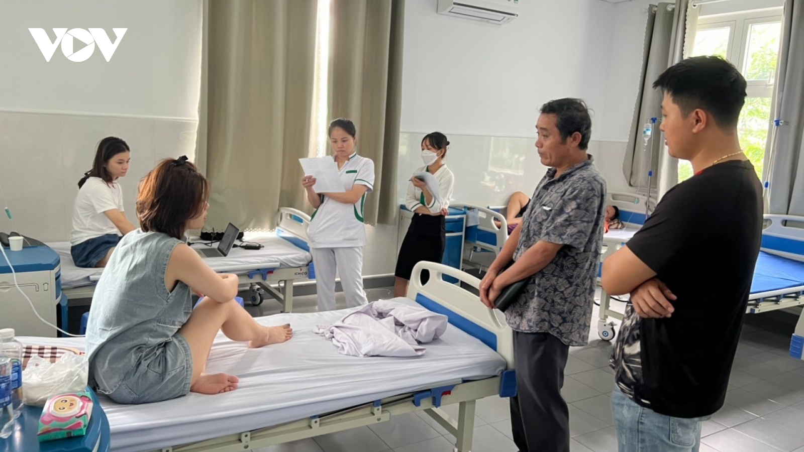 Vụ gần 150 người bị ngộ độc ở Hội An: Chủ tiệm bánh mì Phượng xin lỗi khách hàng