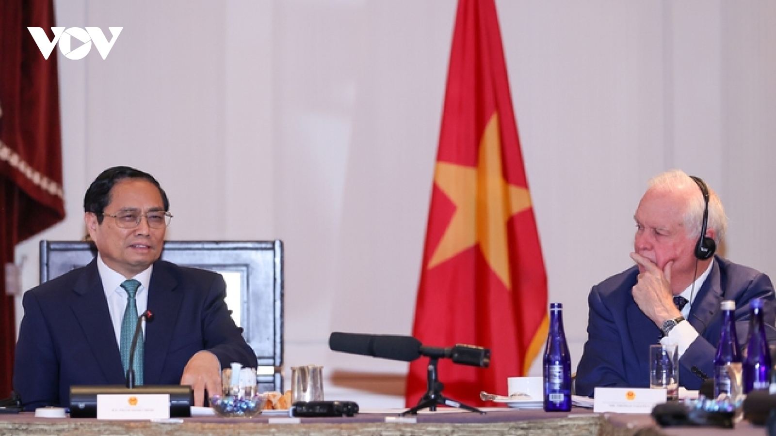 Thủ tướng toạ đàm với các chuyên gia kinh tế hàng đầu các trường đại học Hoa Kỳ