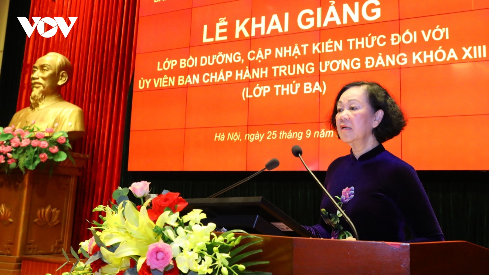 Khai giảng lớp bồi dưỡng, cập nhật kiến thức đối với Ủy viên TƯ Đảng khóa XIII