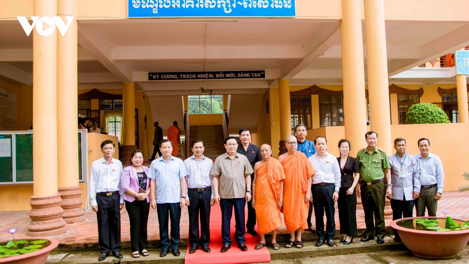 Chủ tịch Quốc hội thăm Hội Đoàn kết sư sãi yêu nước tỉnh Sóc Trăng