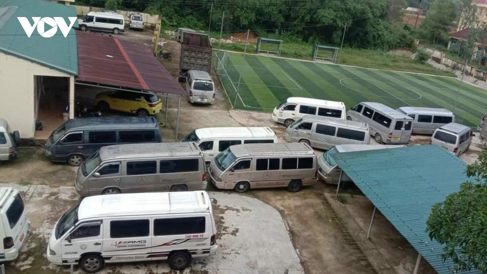 Phát hiện đoàn xe vận chuyển 50 tấn đường kính không rõ nguồn gốc