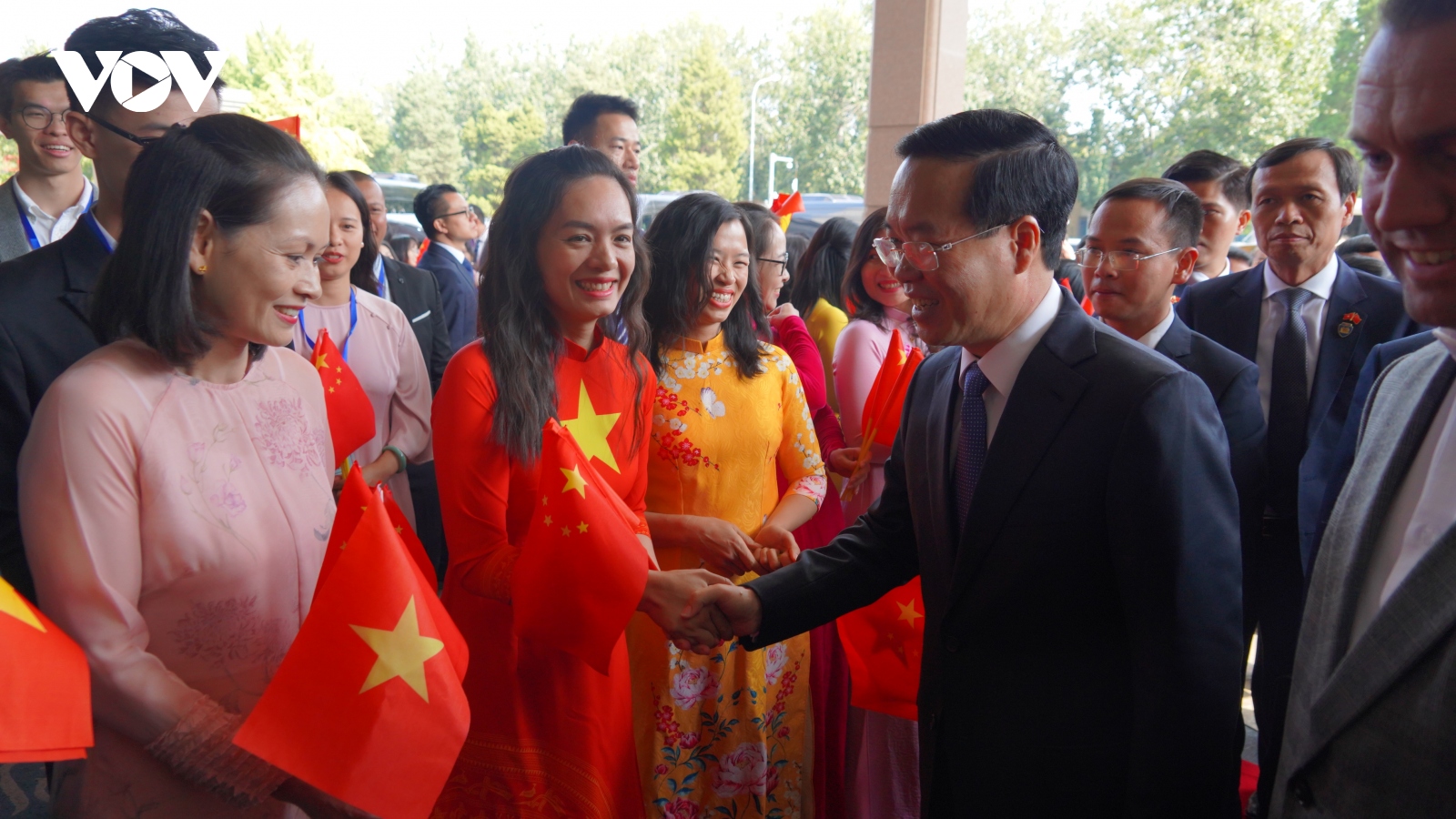 Chủ tịch nước đến Bắc Kinh tham dự Diễn đàn cấp cao "Vành đai và Con đường"