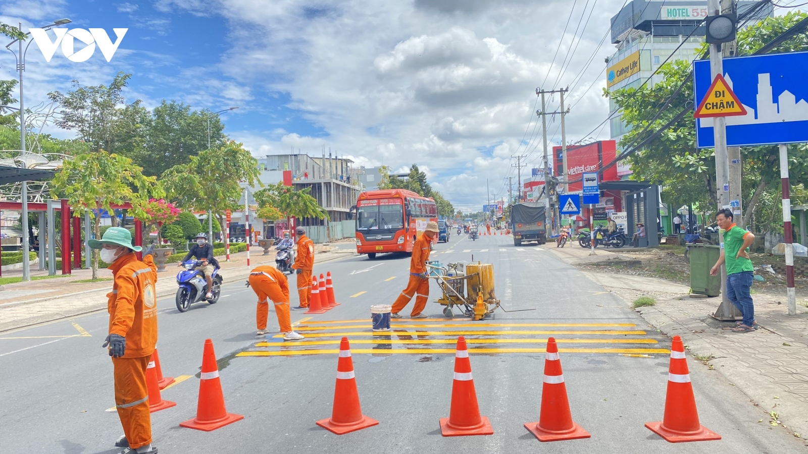 Nhiều điểm mất an toàn giao thông trước cổng trường học ở Cần Thơ được khắc phục