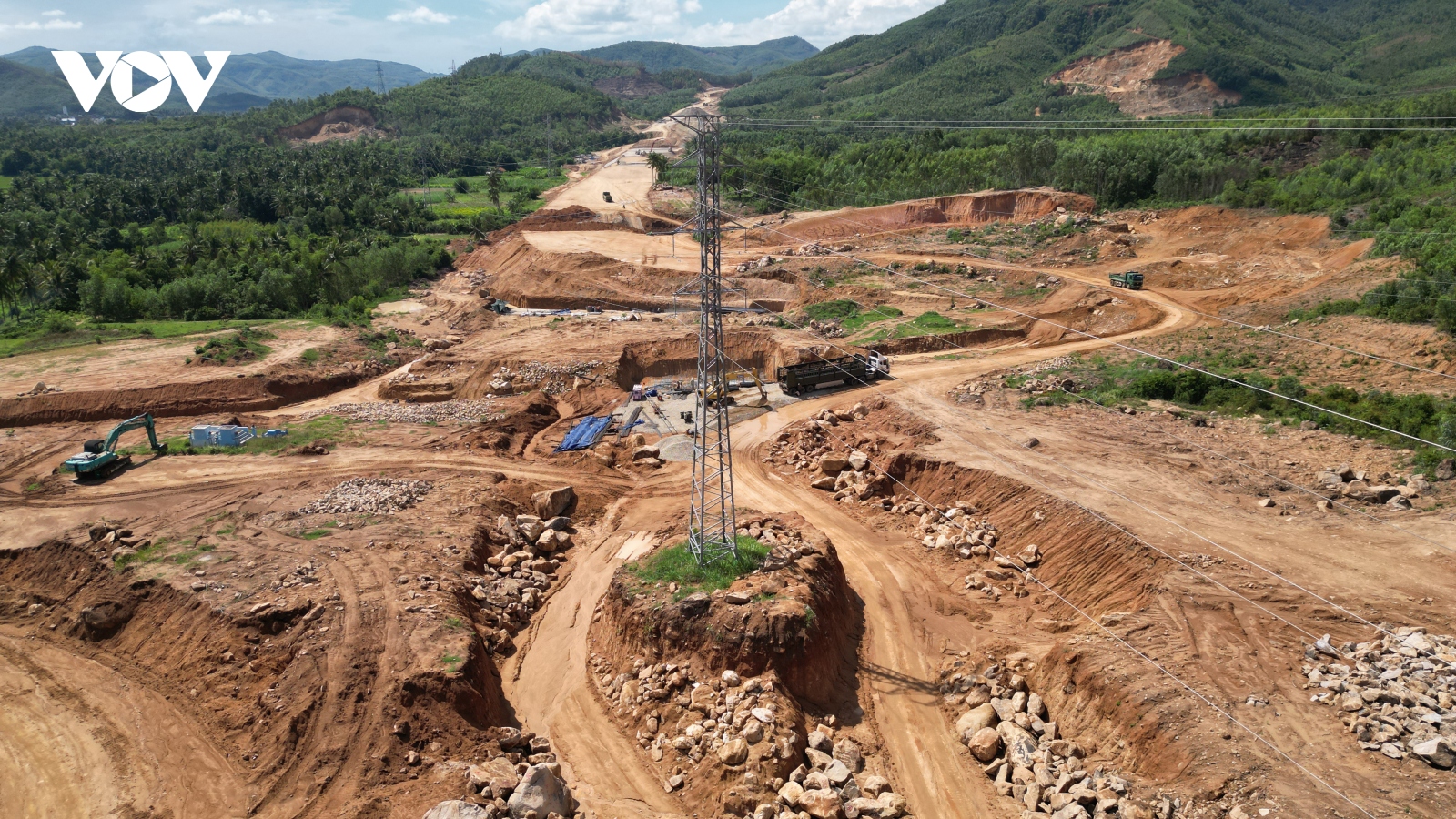 Chậm di dời hạ tầng điện, thi công cao tốc qua Phú Yên gặp khó