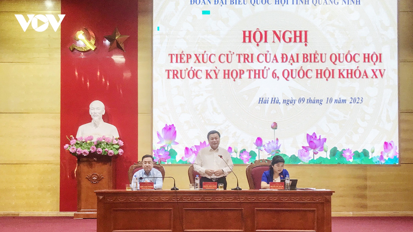 Uỷ viên Bộ Chính trị Nguyễn Xuân Thắng tiếp xúc cử tri Quảng Ninh