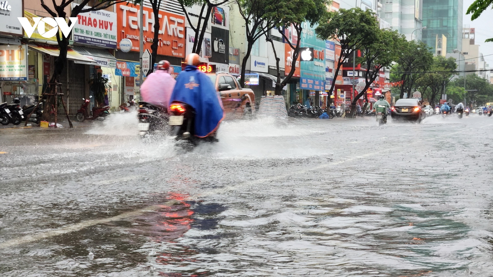 Mưa lớn, Đà Nẵng cho học sinh nghỉ học