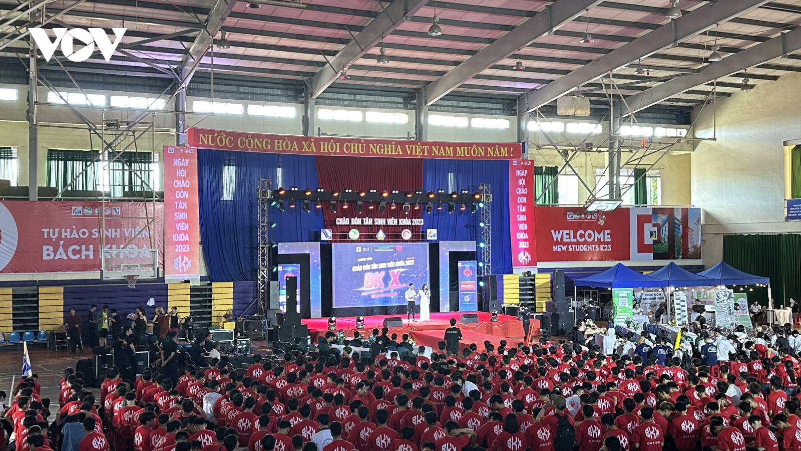 Trường Đại học Bách khoa Đà Nẵng đón tân sinh viên và Trao học bổng cho thủ khoa