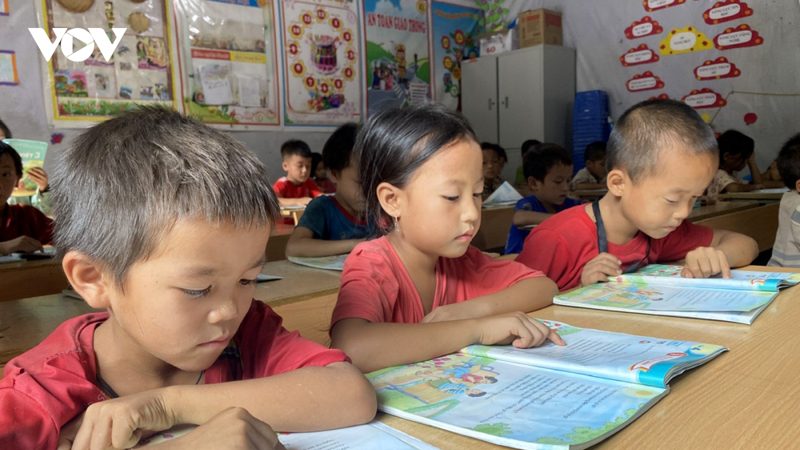 Con chữ nơi đất nghèo Nậm Ban