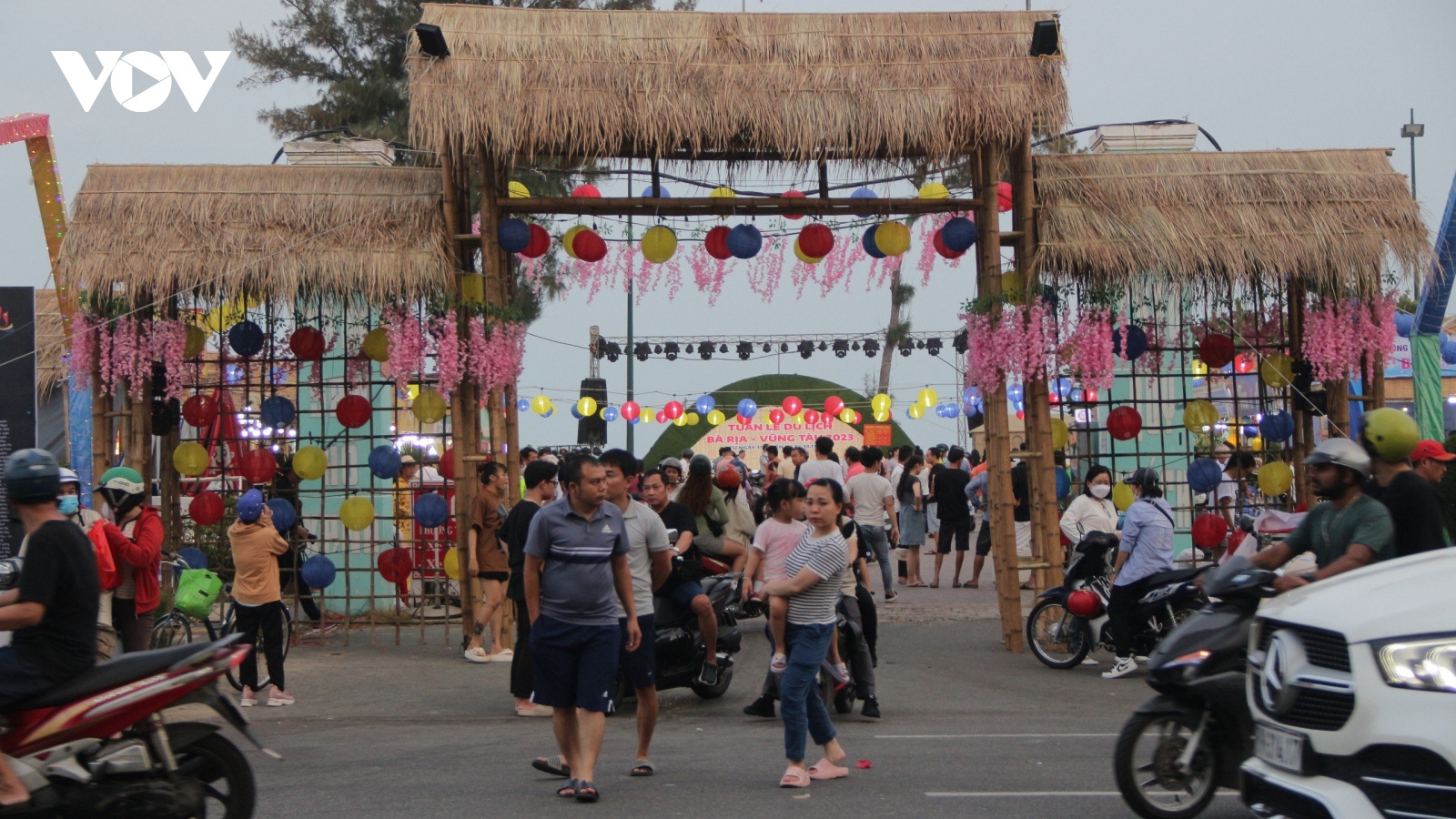 Hàng ngàn du khách tham gia chuỗi sự kiện du lịch ở Bà Rịa – Vũng Tàu