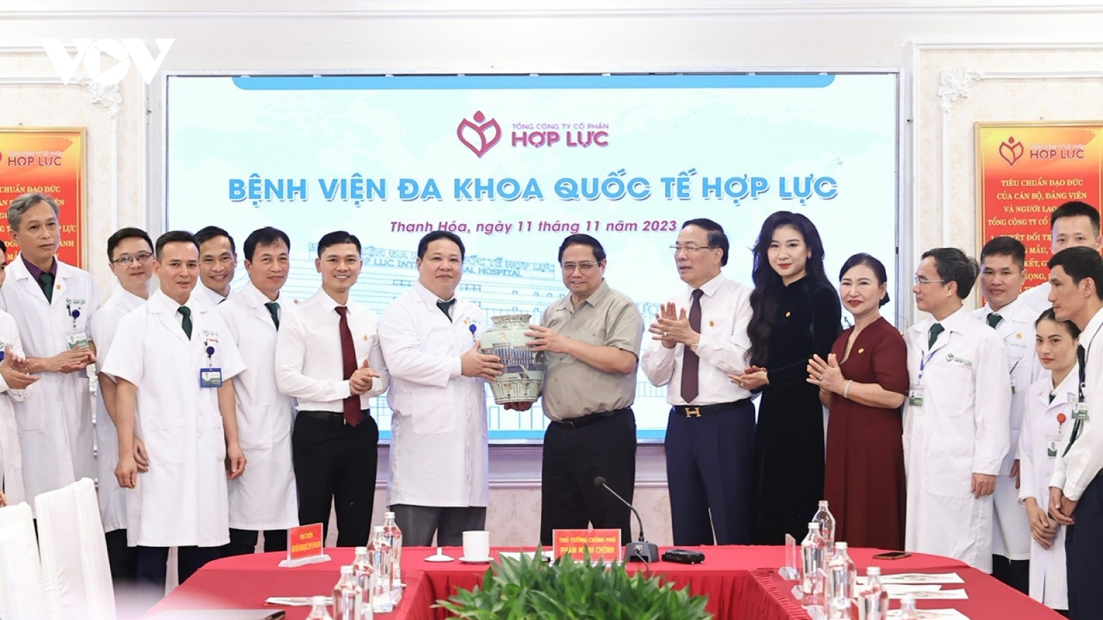 Thủ tướng thăm và làm việc với Bệnh viện Đa khoa Quốc tế Hợp Lực Thanh Hóa
