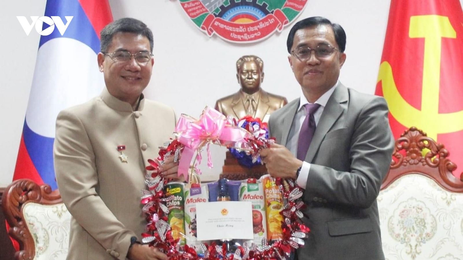 Tổng Lãnh sự quán Việt Nam chúc mừng 48 năm Quốc khánh Lào